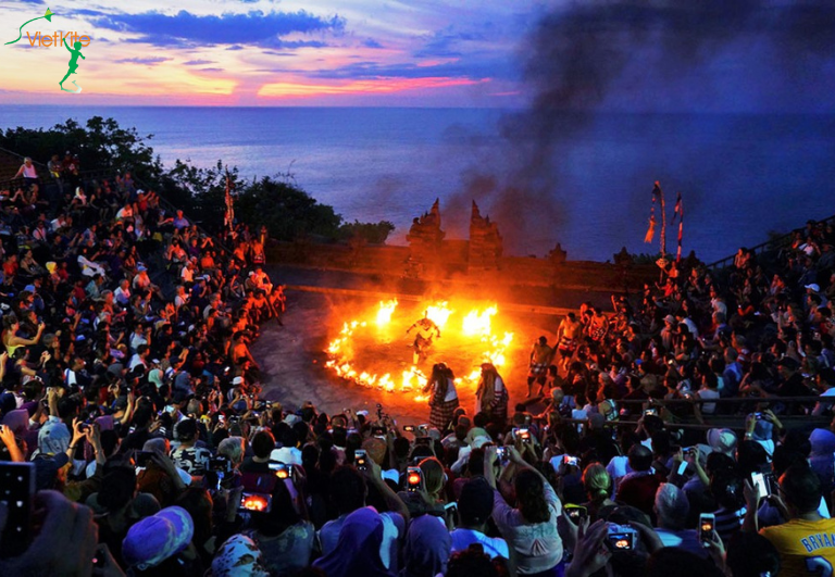 Không Khí ấm Cúng Tại Lễ Hội Kecak